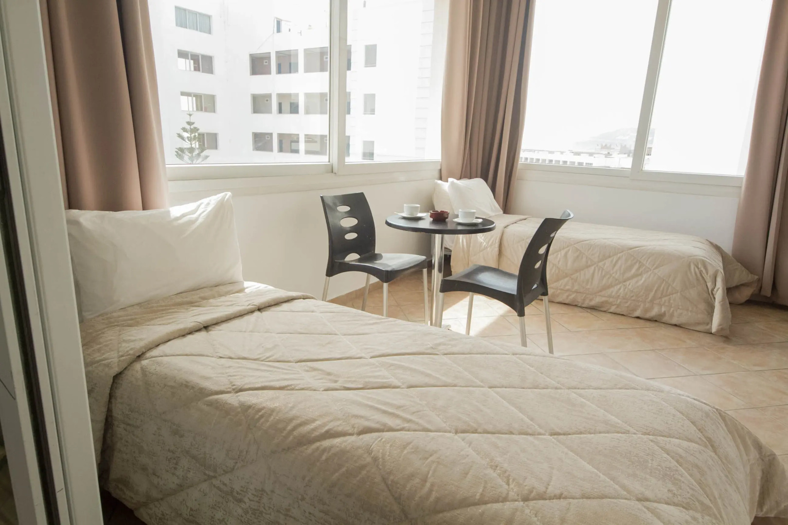 Intouriste Hôtel & Suites