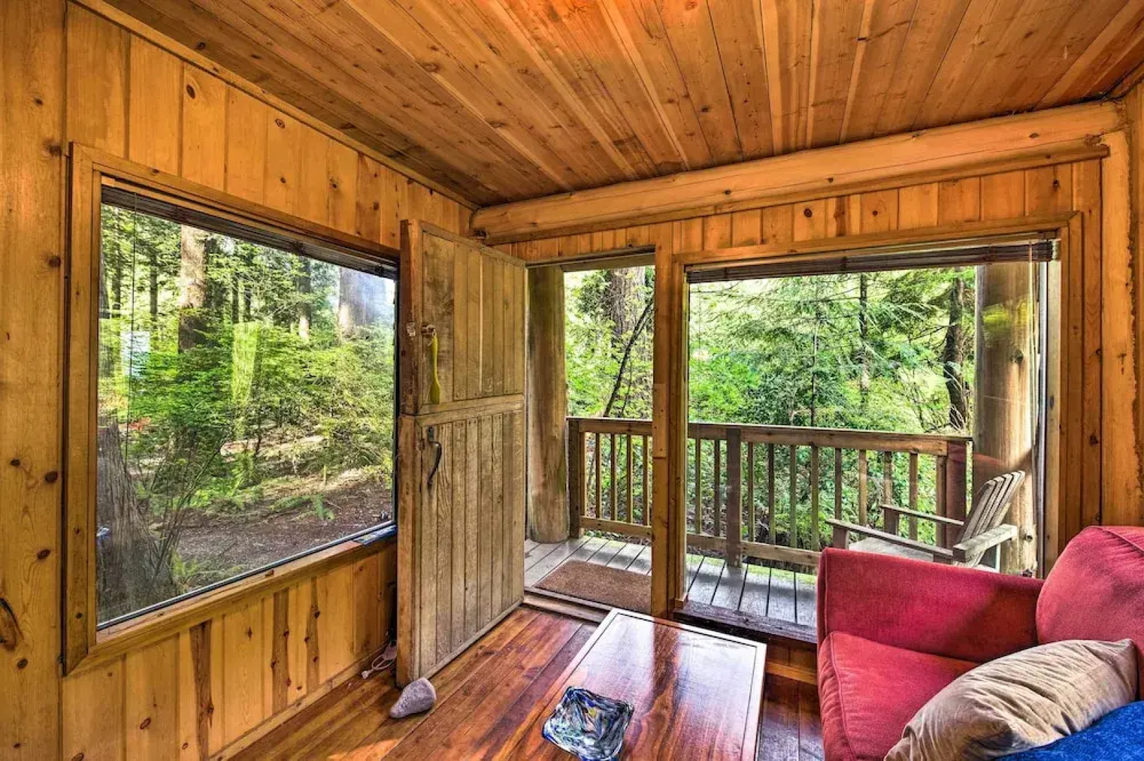 Three Enchanting Riverfront Cabins: Hot Tub Access