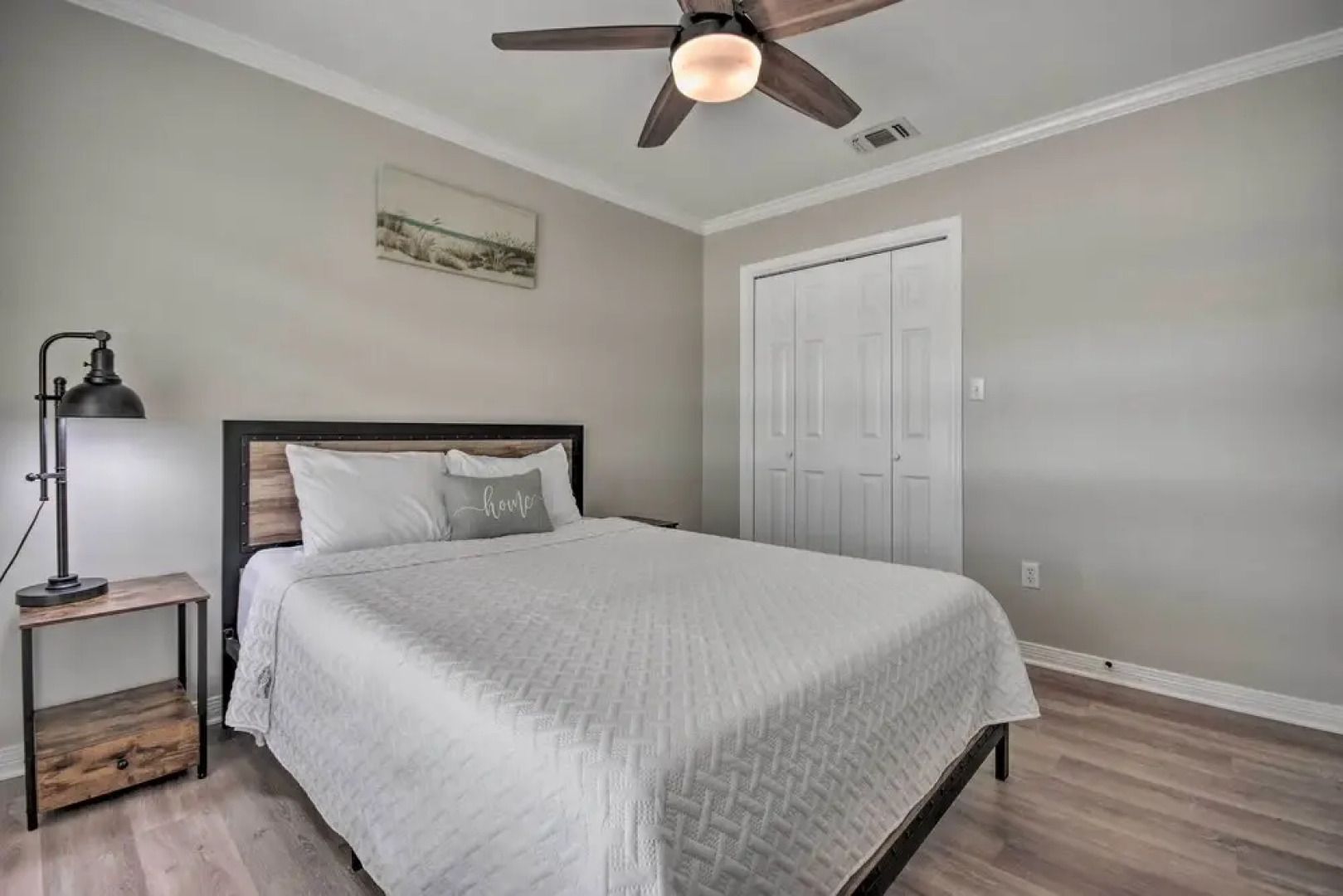 Gulf Breeze Retreat < 4 Mi to Beach Access!