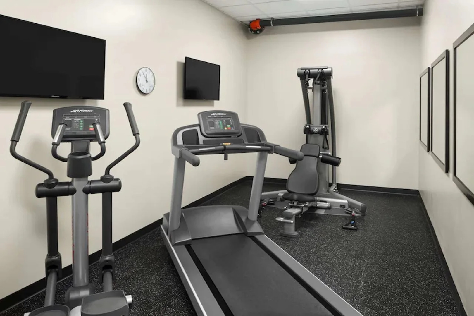 Country Inn & Suites by Radisson, Gatlinburg, TN