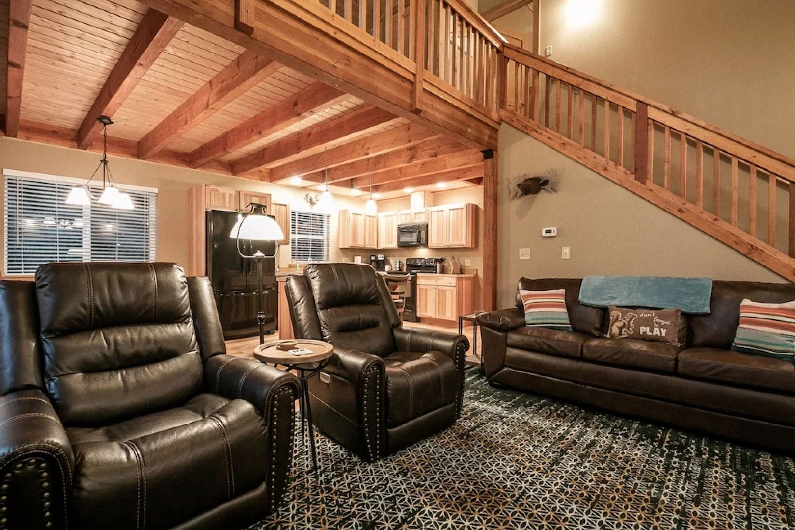 Paws in the Mountains Holiday home 2 NW Comfy Cabins