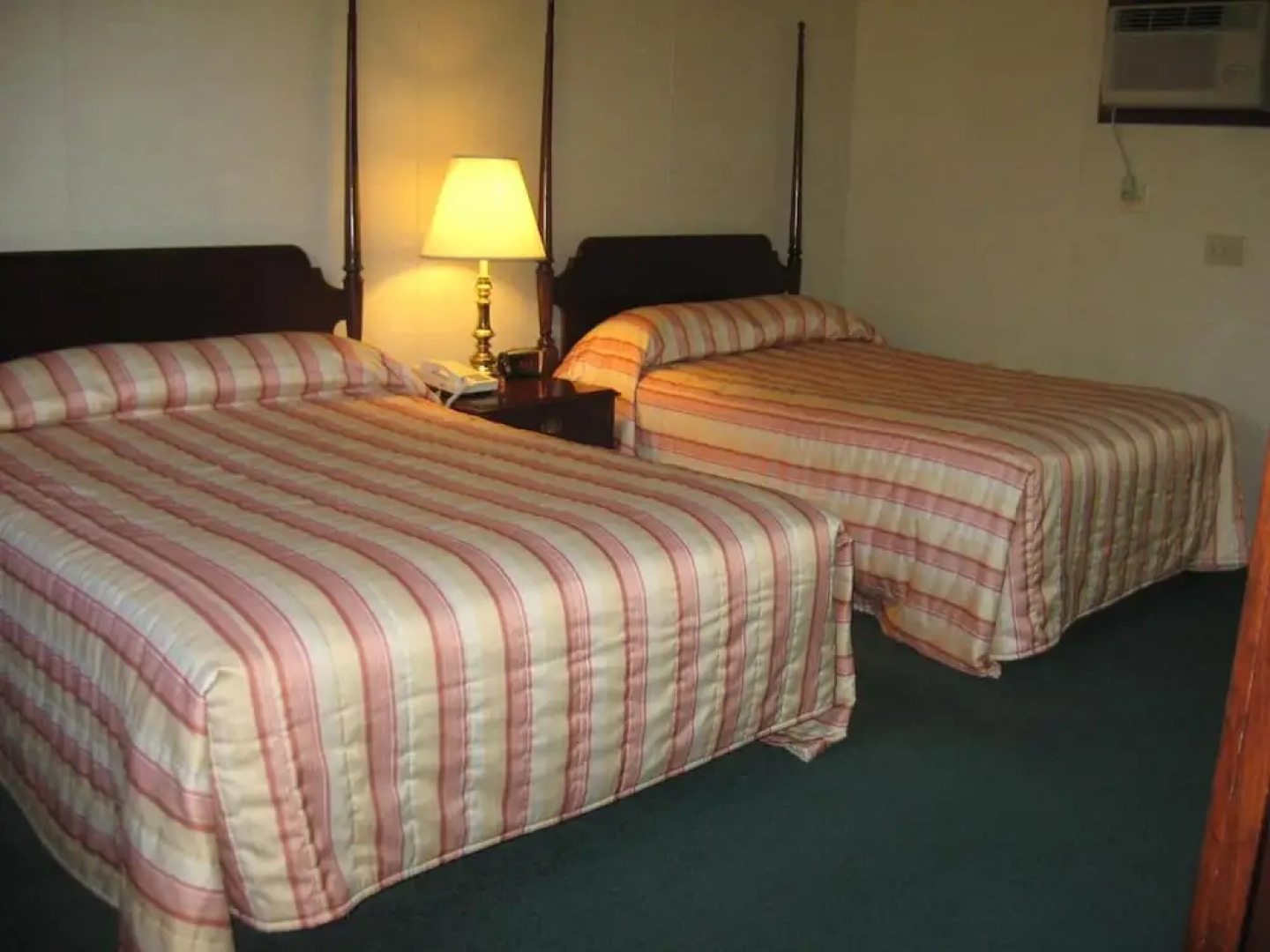Lockport Inn & Suites