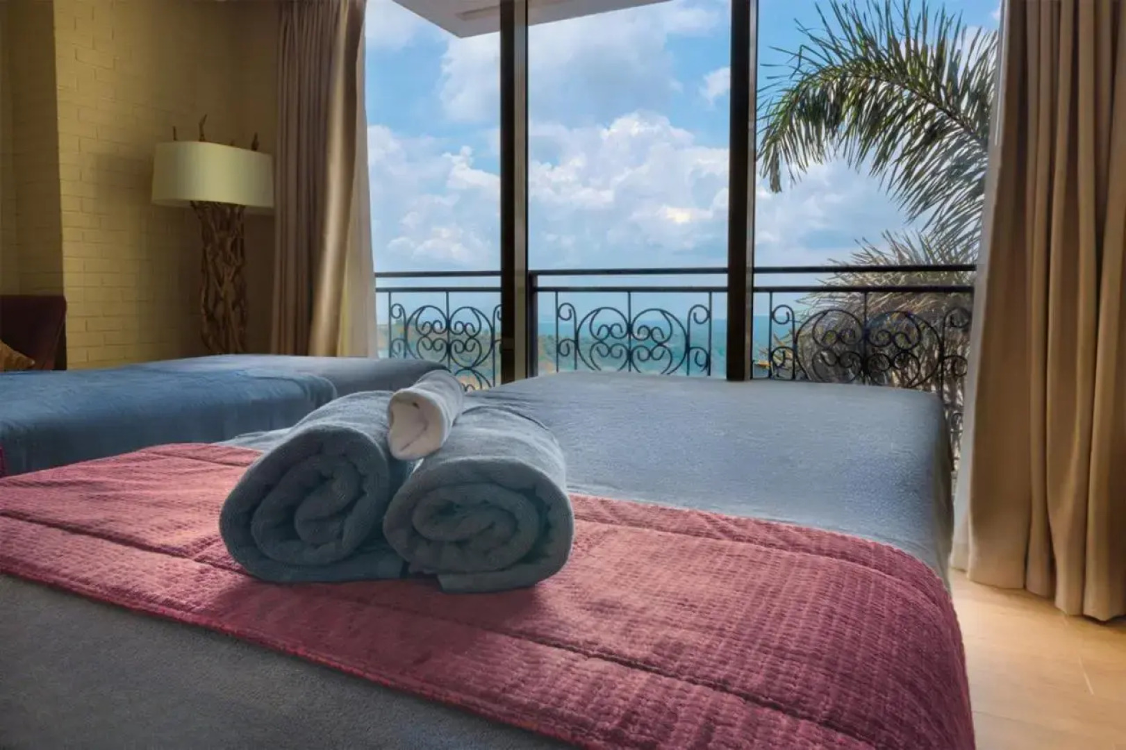 Scenic Tagaytay Getaway with Taal Views