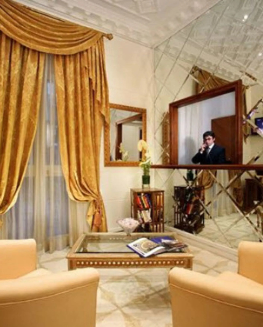 Suite Opera Rooms