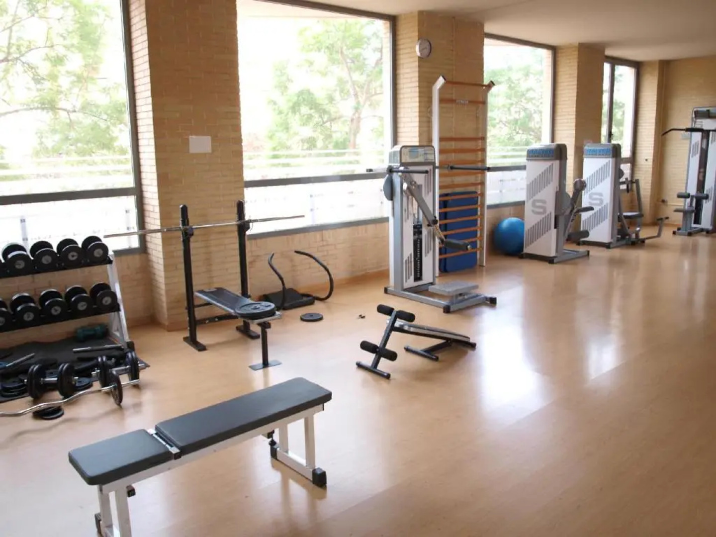 ApartUP Yellow Opera View