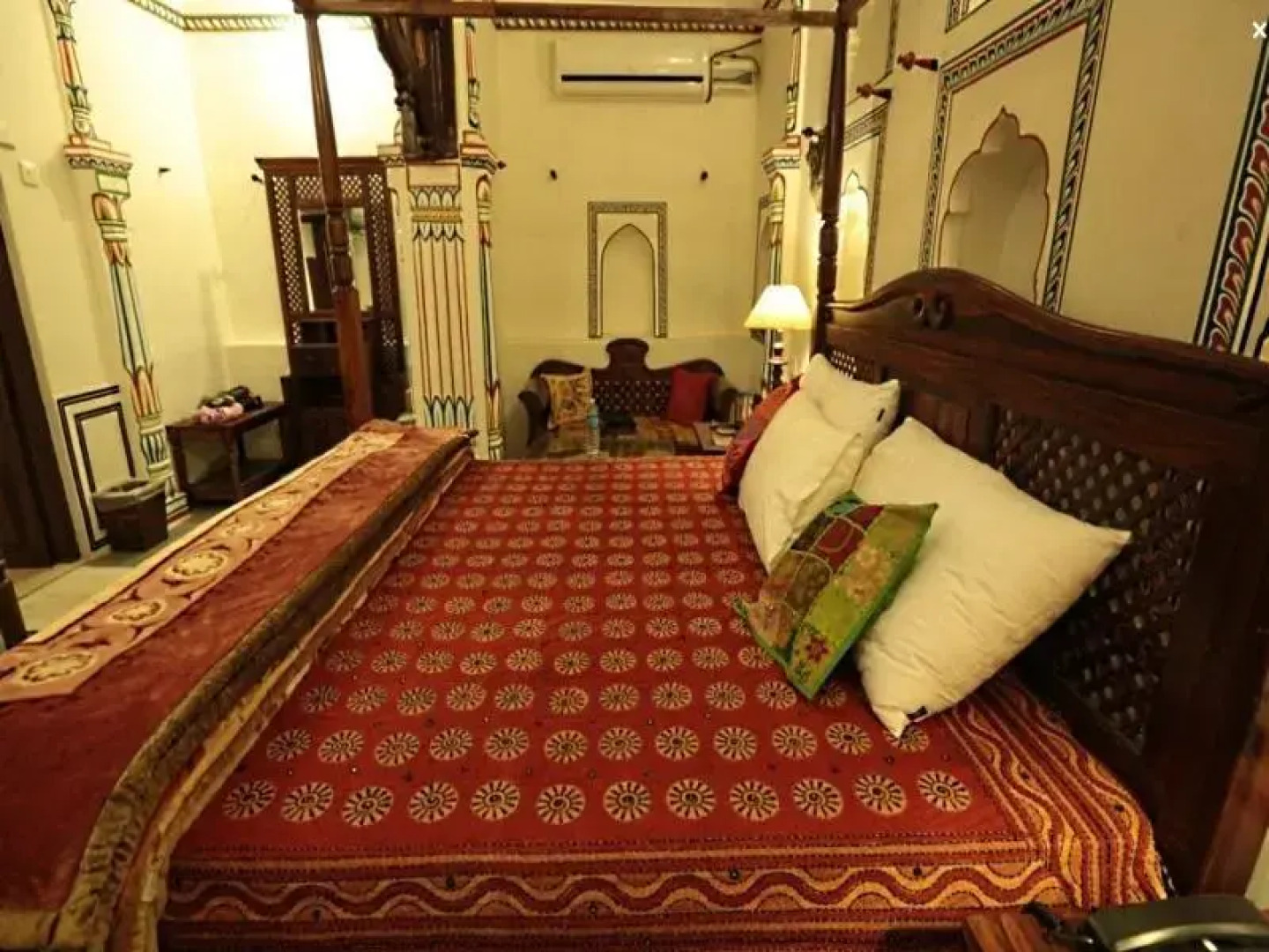 Radhika Haveli Hotel