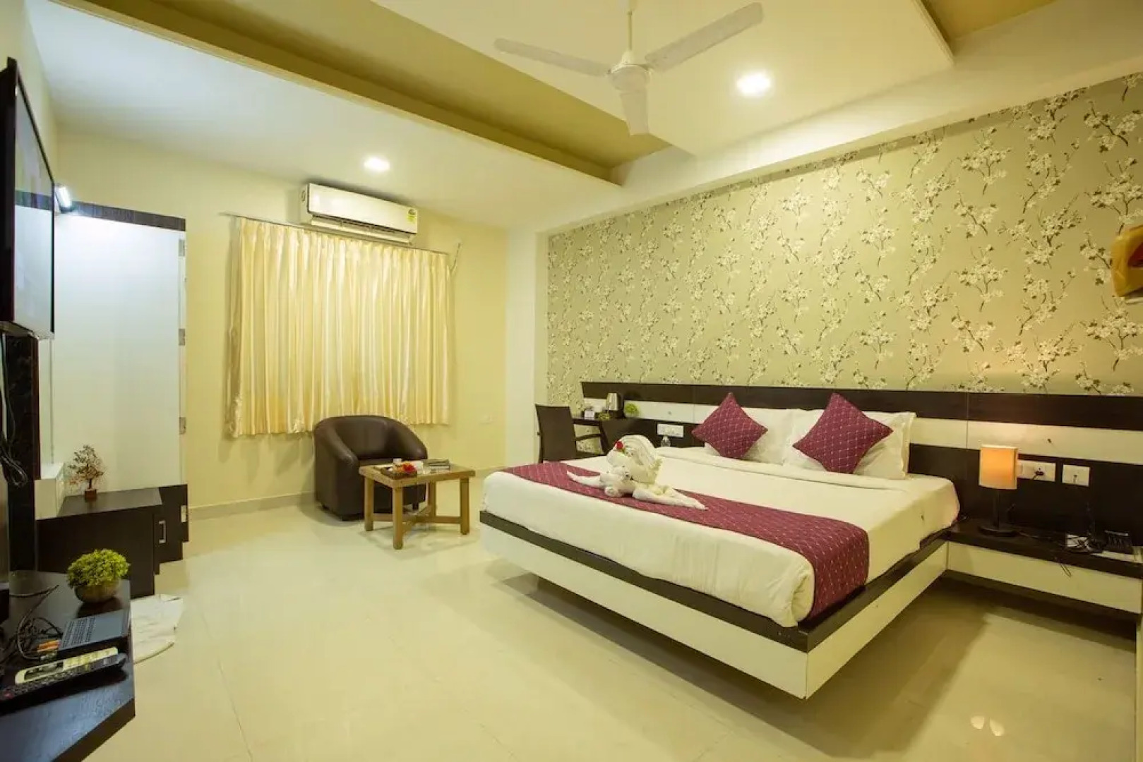 Hotel R K Renaissance