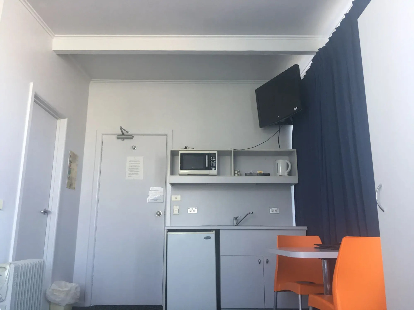 Waterfront Lodge Motel