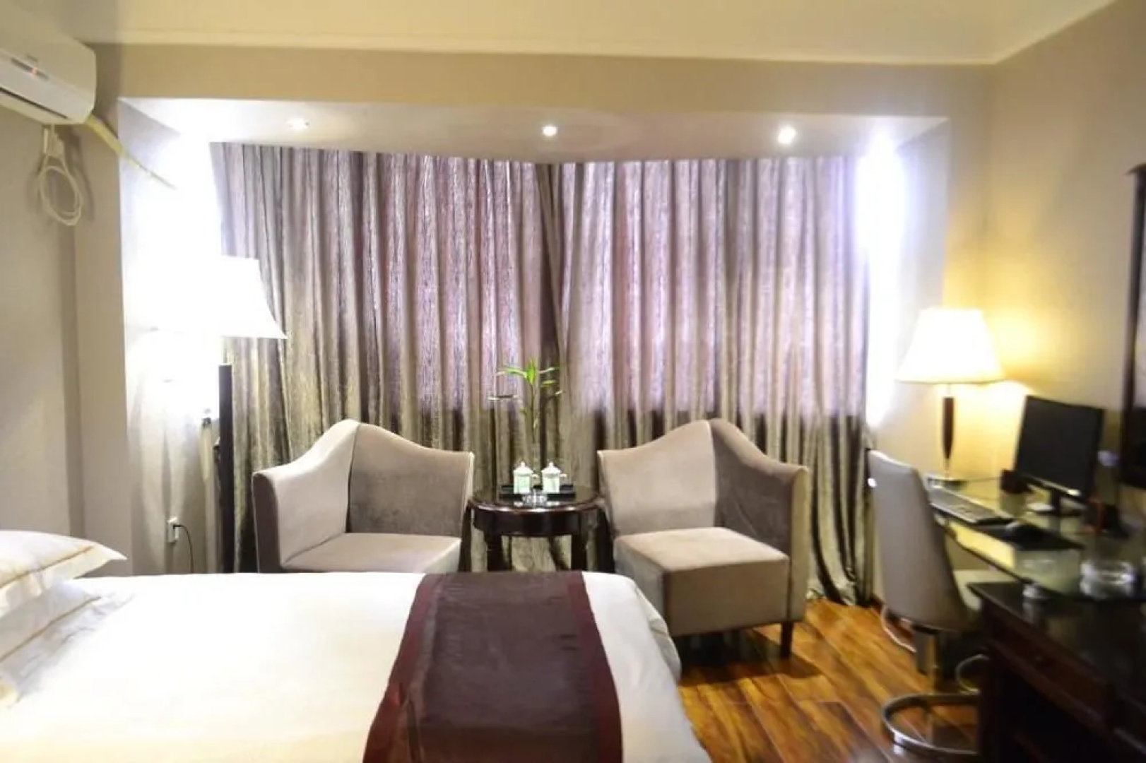 Luoyang Wenzhou Hotel