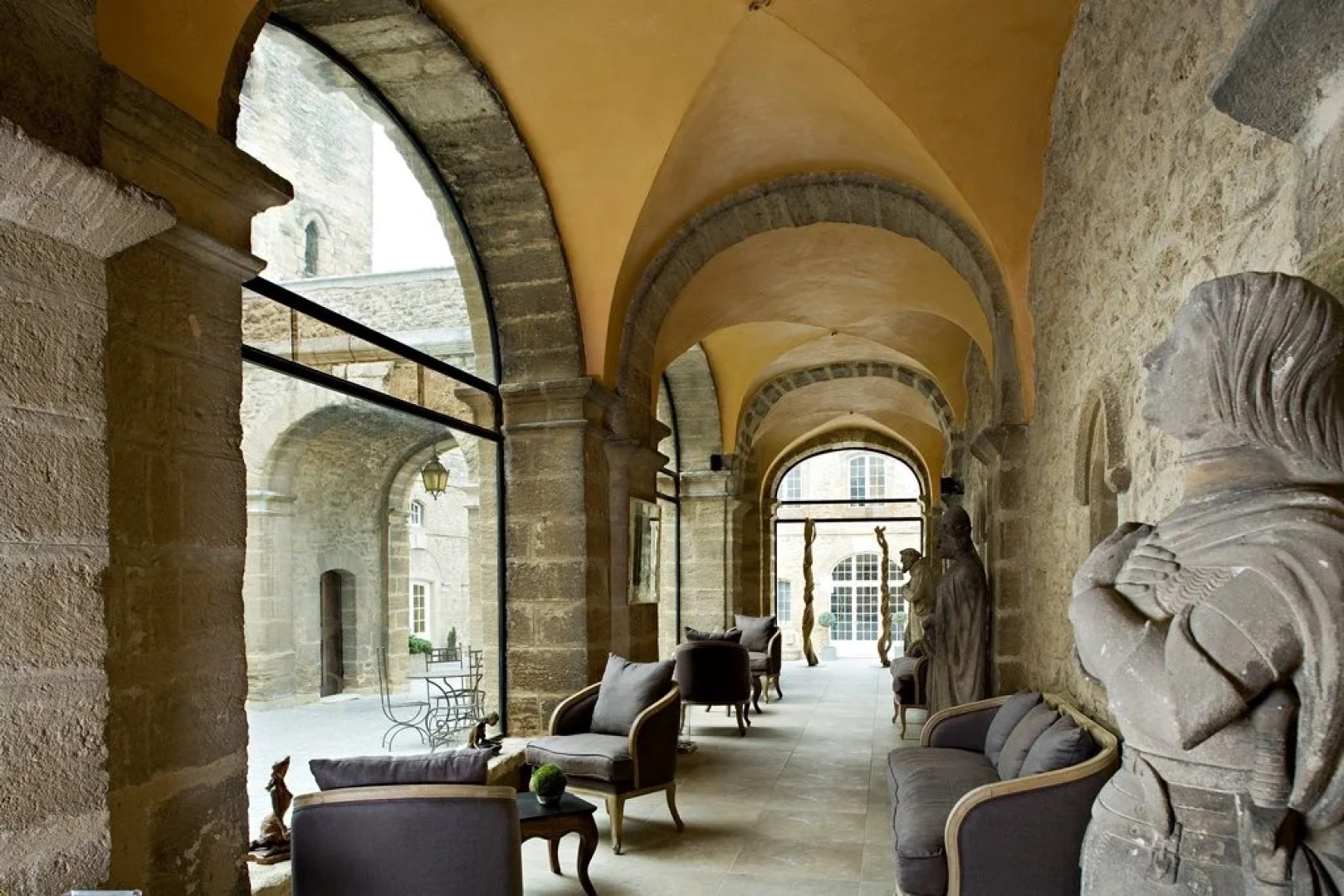 Chateau De Rochegude