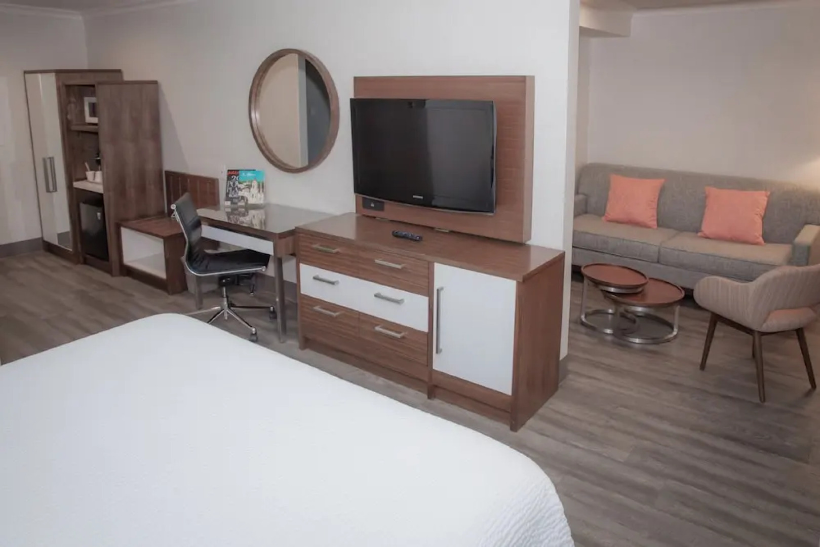 Pasadena Rose & Crown Hotel