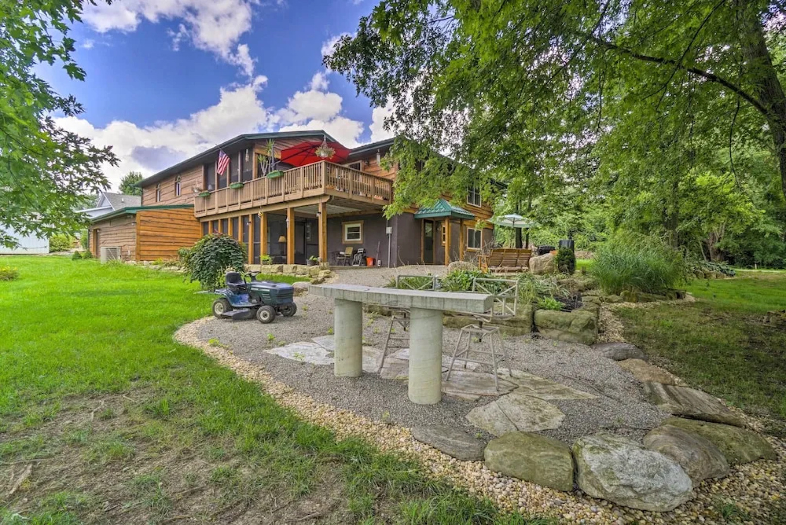 Updated Buckeye Lake Retreat w/ Game Room!