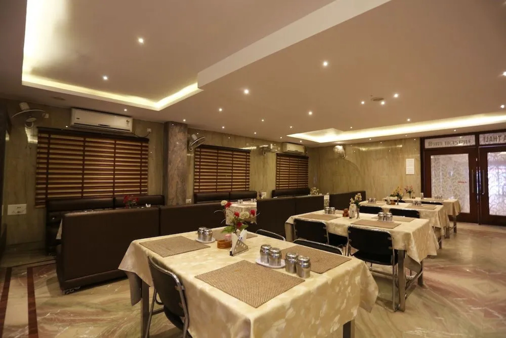 OYO 8625 Yogendra Residency