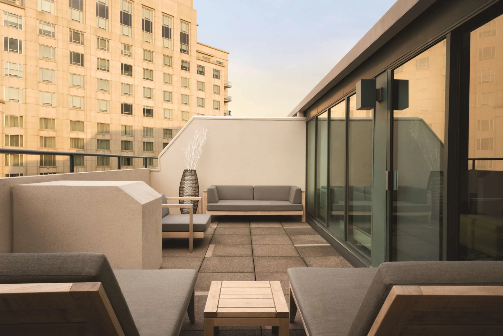 Embassy Suites by Hilton Indianapolis Downtown