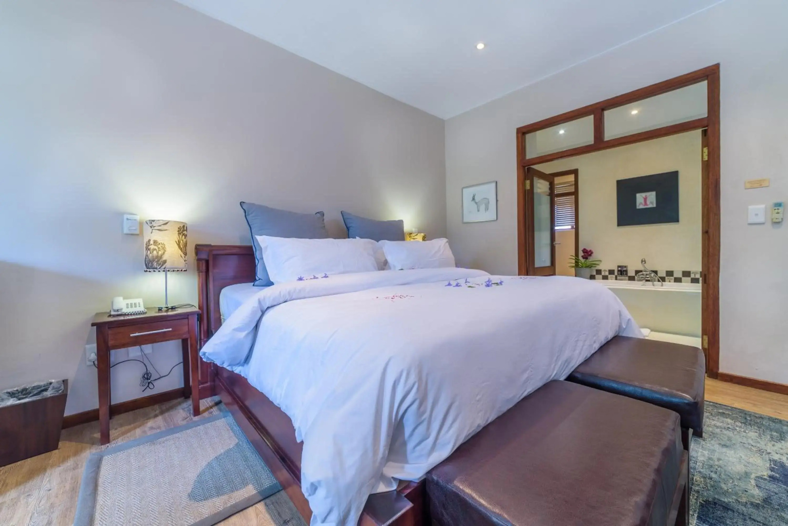 Casterbridge Hollow Boutique Hotel