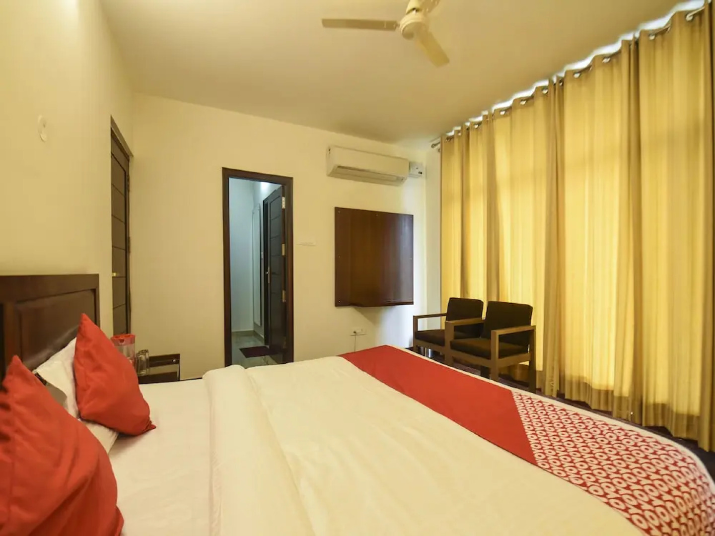 OYO 16618 Town Pride Hut