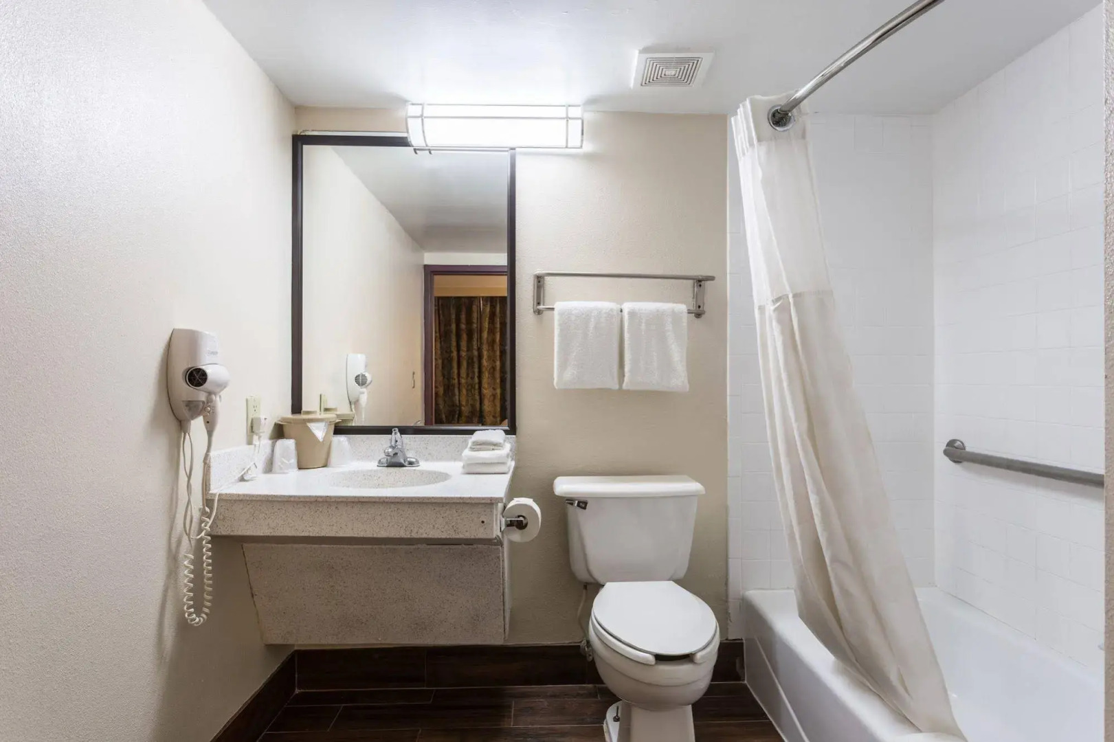 Tropical Palms Hotel