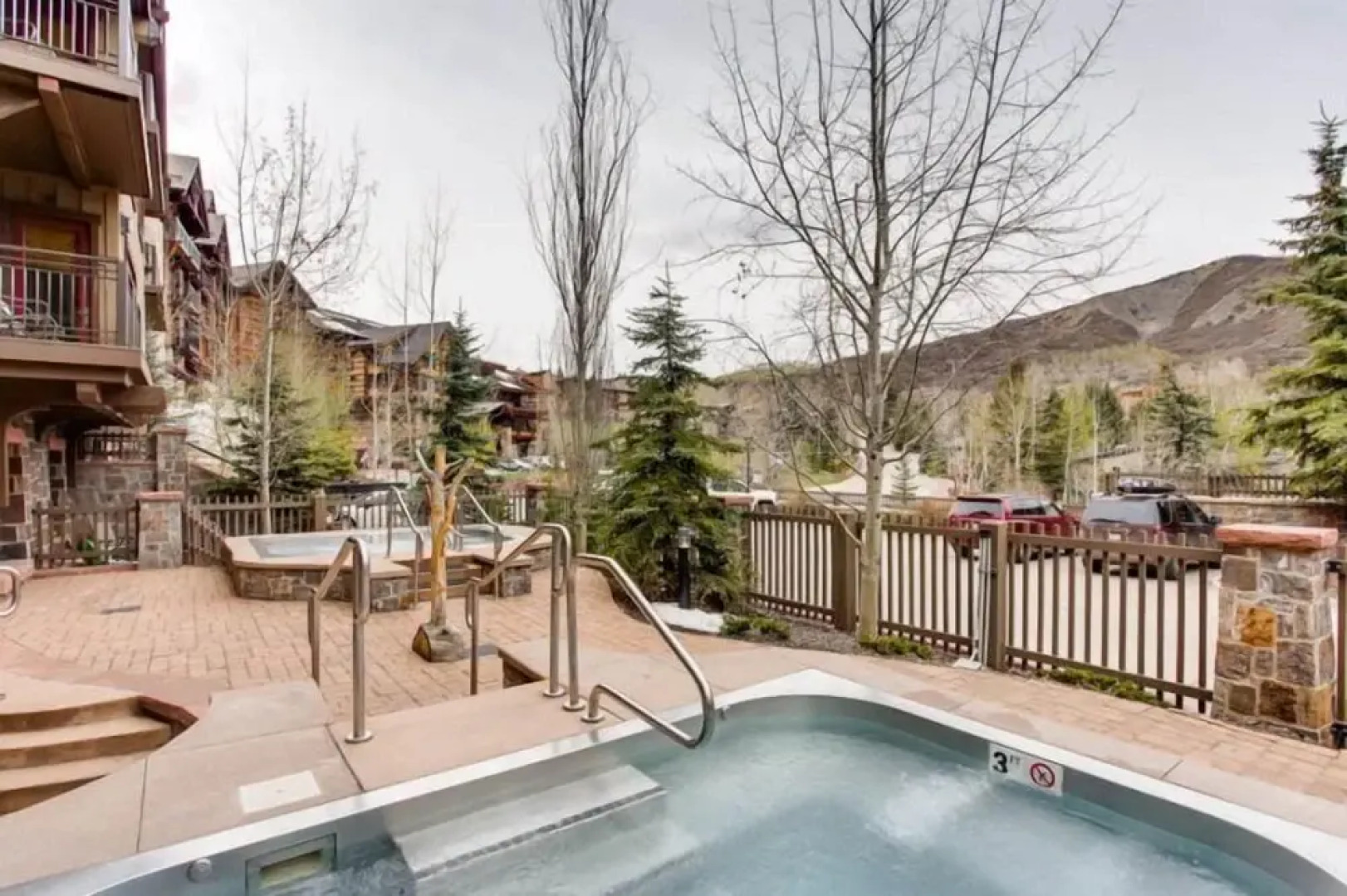 Luxury 3 Bedroom Slopeside Mountain Vacation Rental With Hot Tubs