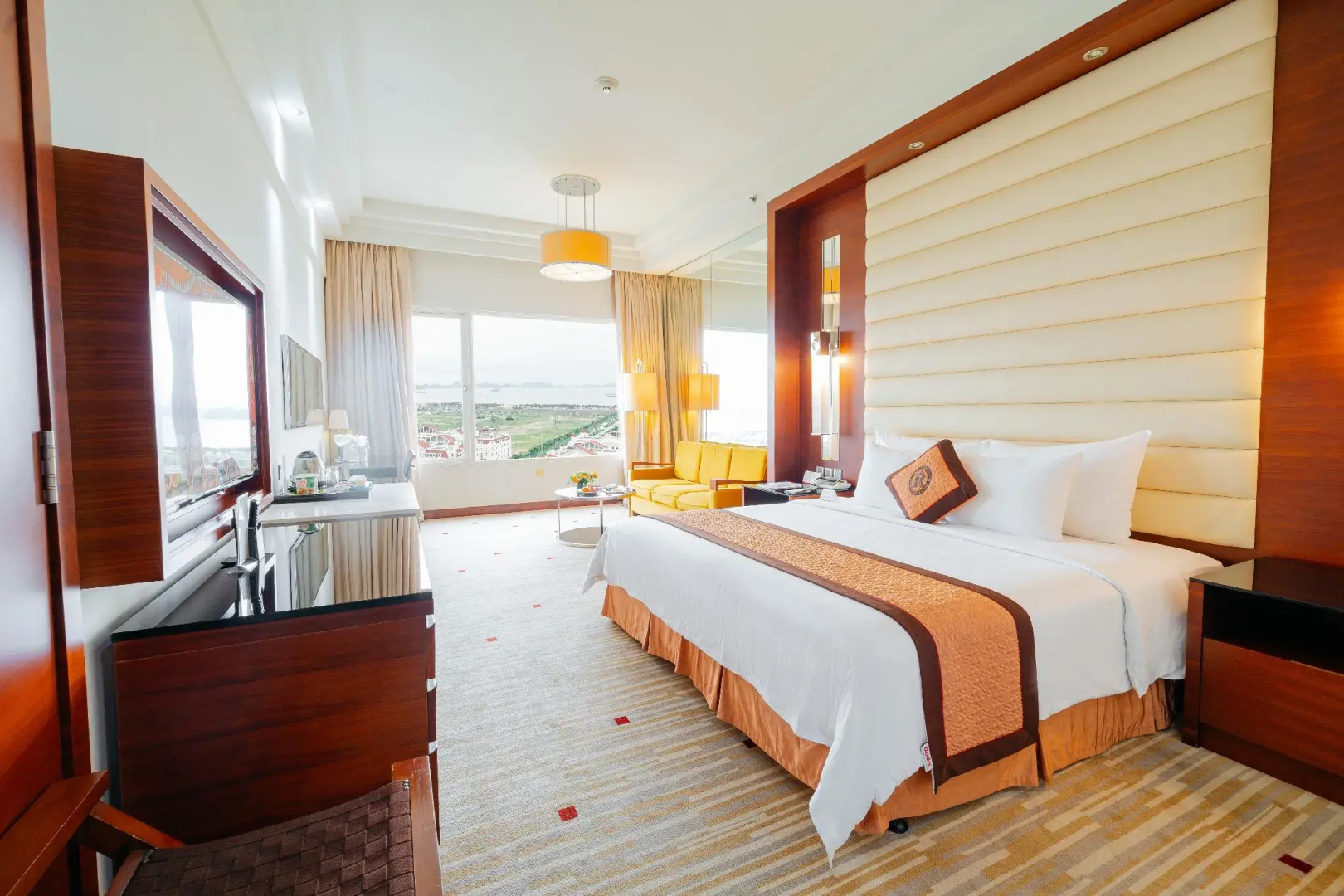 Royal Halong Hotel