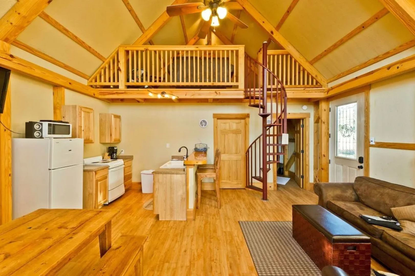 River Rd. Treehouses- Whippoorwill Haus 1 Bedroom 1 Bathroom Cabin