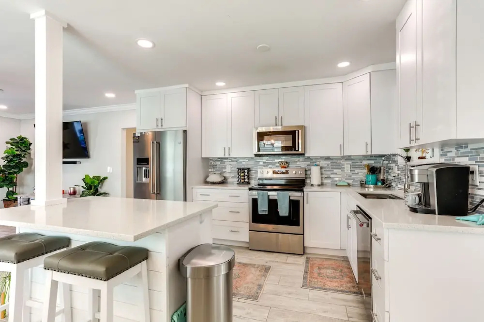 Bright Home w/ Sauna & Deck: 1 Mi to Dtwn Stuart!