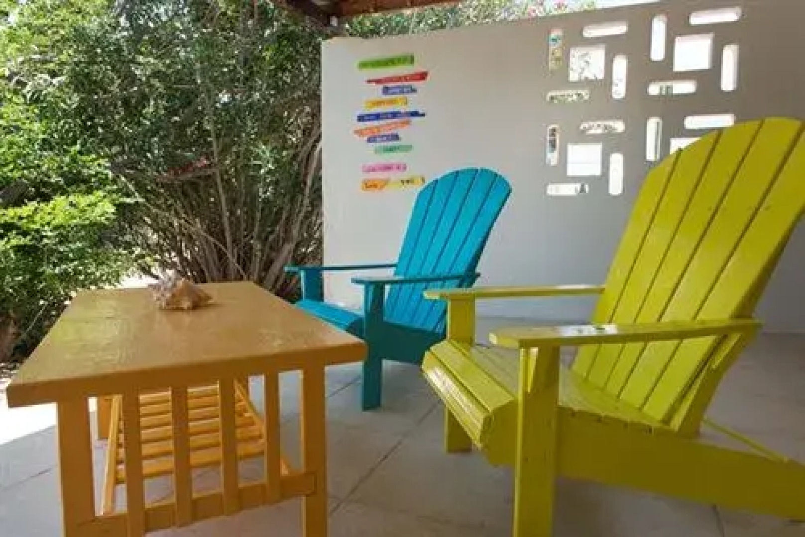 White Beach Apartments Palm Beach