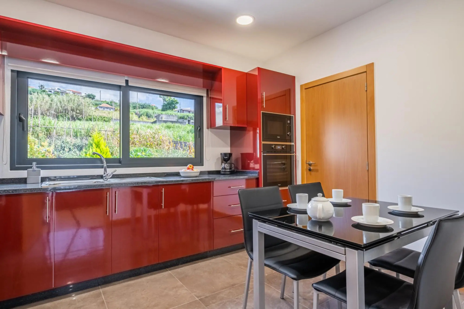 Canhas Residence I by Homie