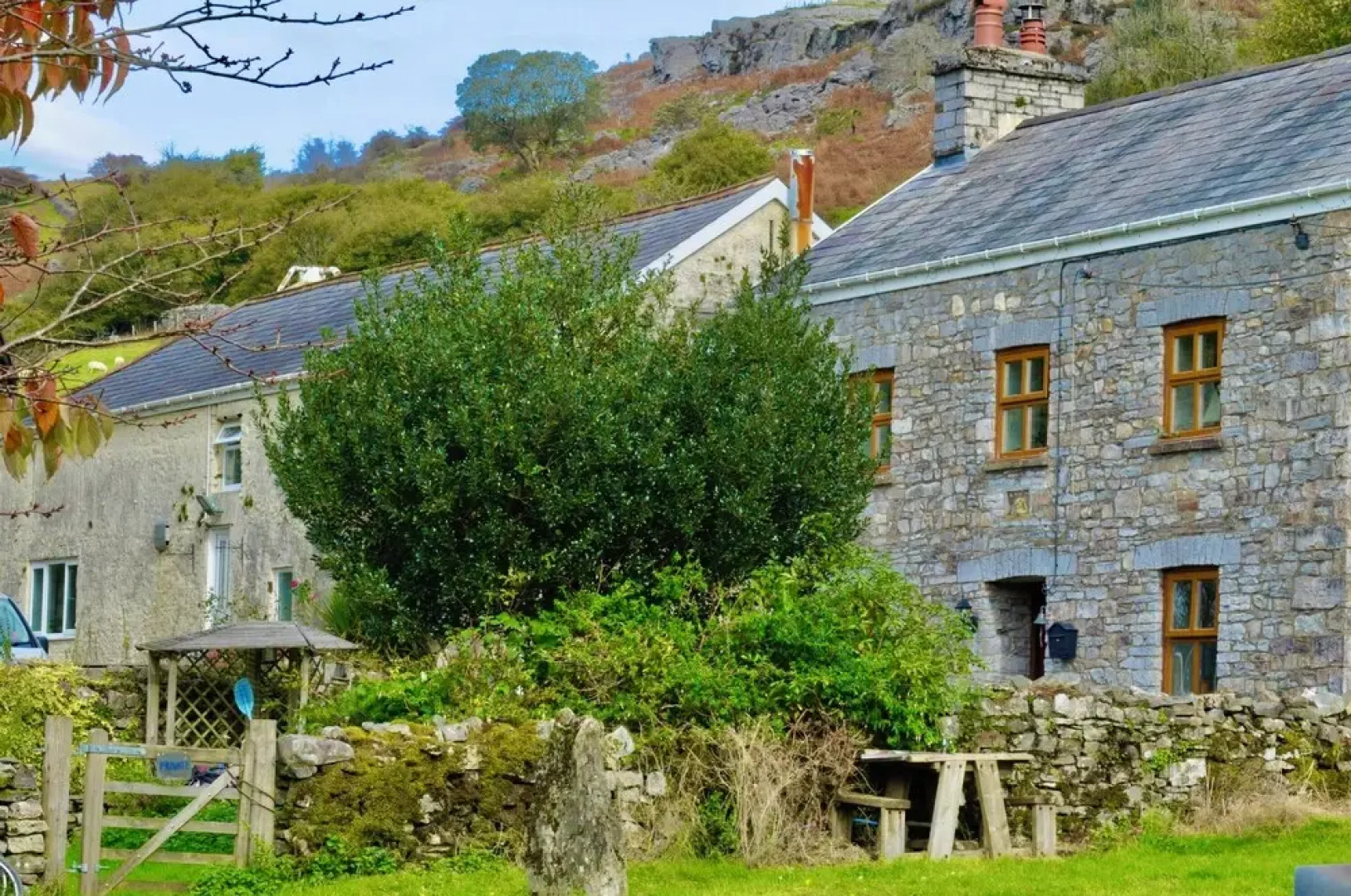 Sleeping Giant Bunkhouse