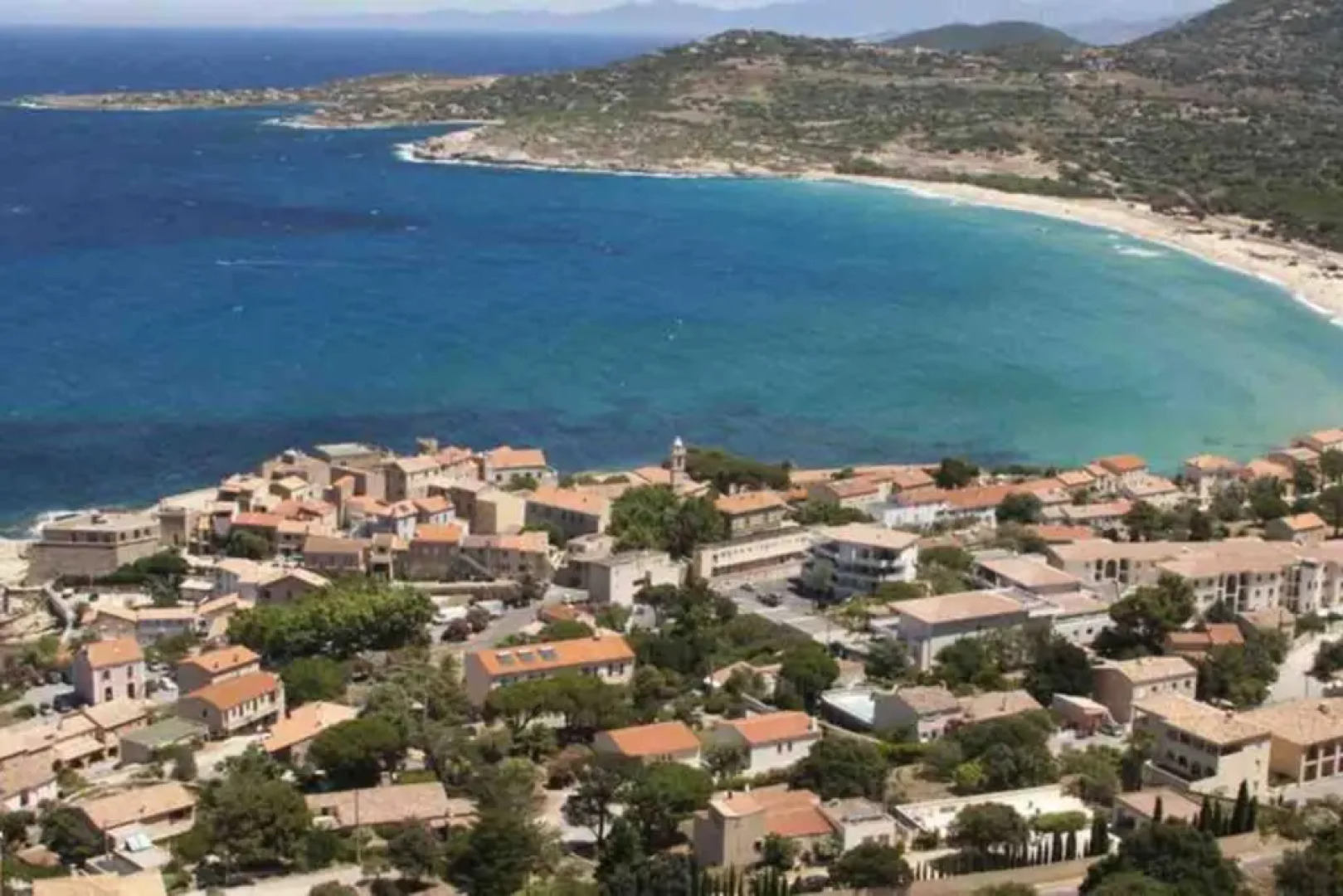 Studio tout équipé de 27m2, à 100m de la mer, et 500m des commerces