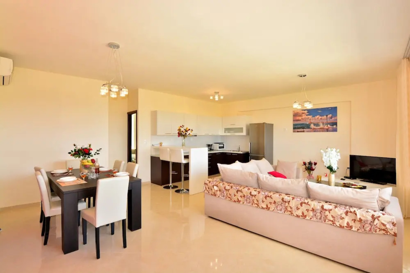 Luxury Suites in Stavromenos
