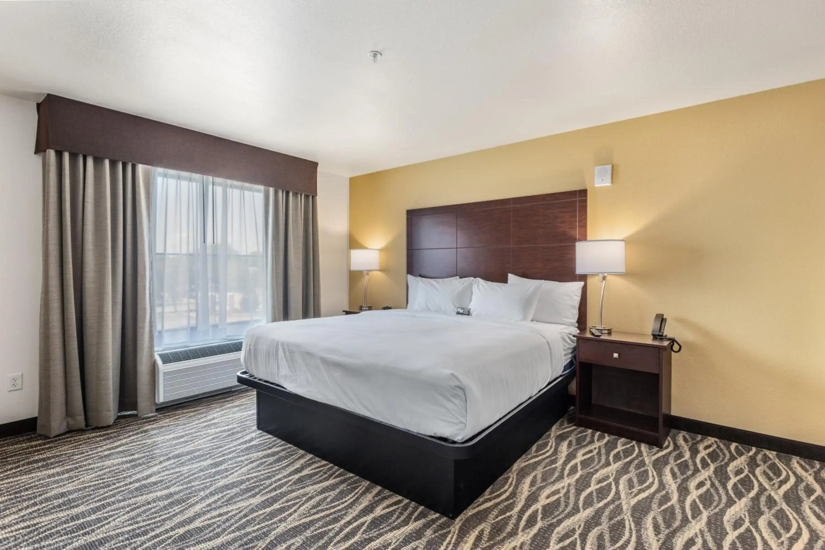 Cobblestone Hotel & Suites - De Pere/Green Bay
