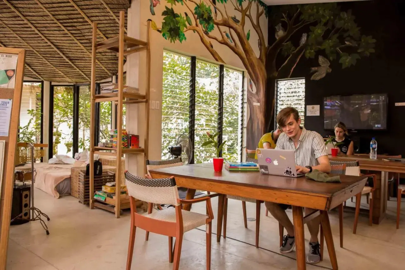 Spin Designer Hostel