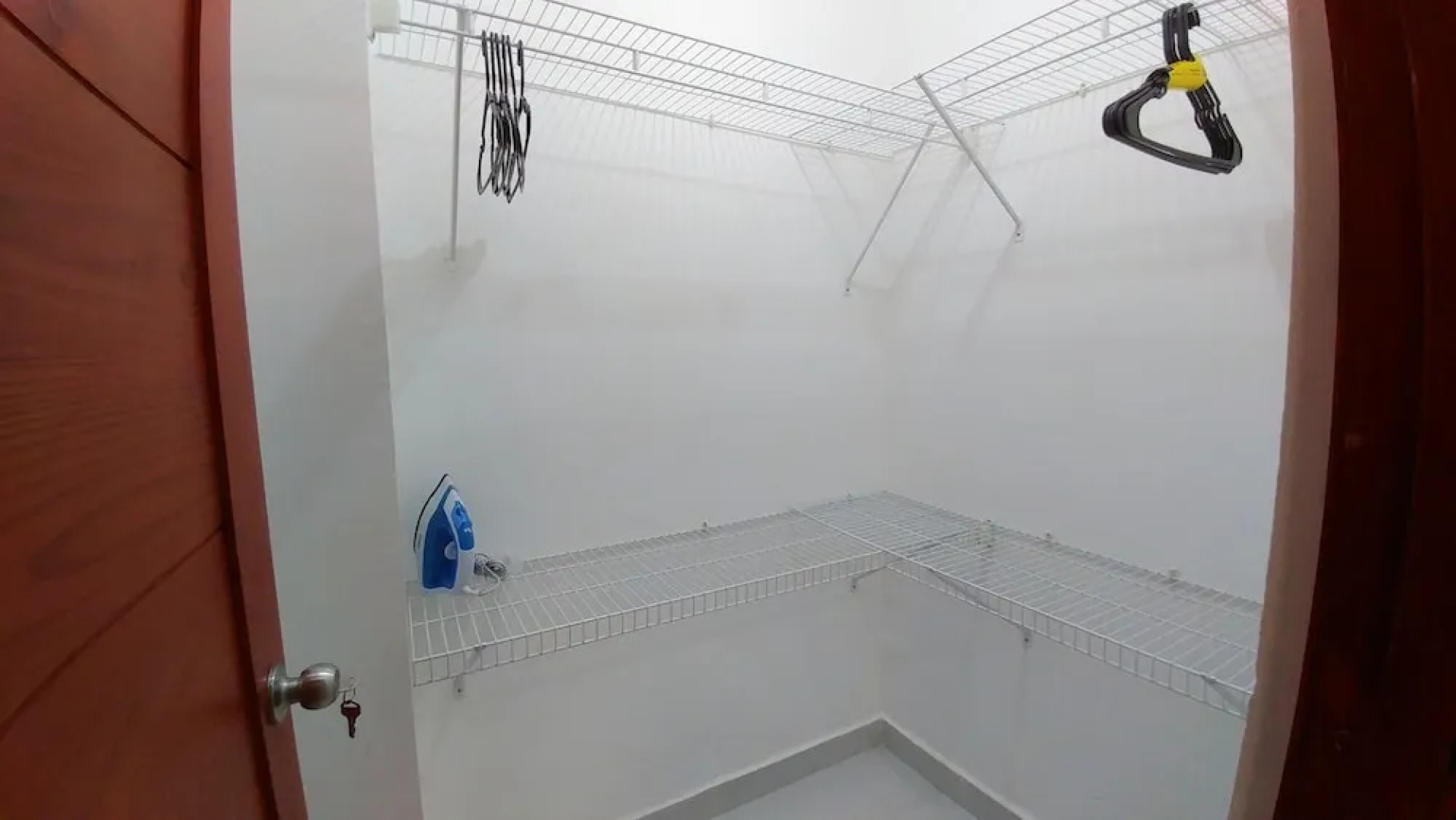 Tropical Condo BBQ Pool 5min to Airport