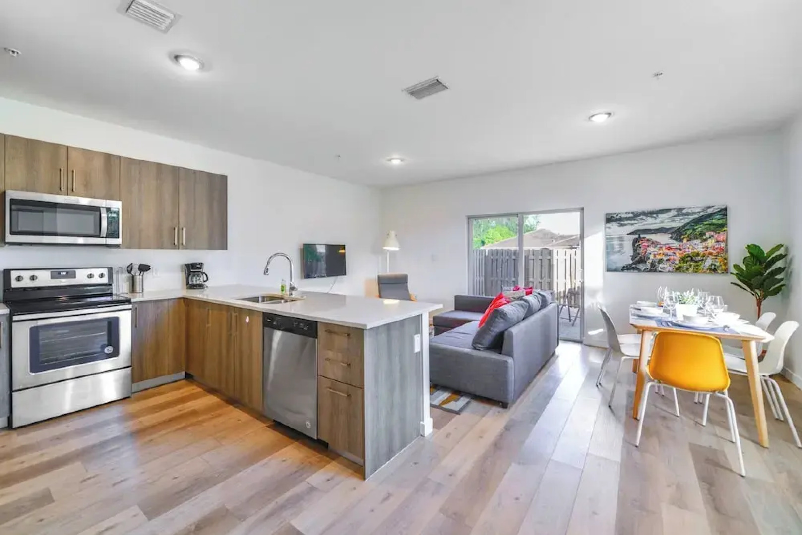 Stylish Townhouses by Design District