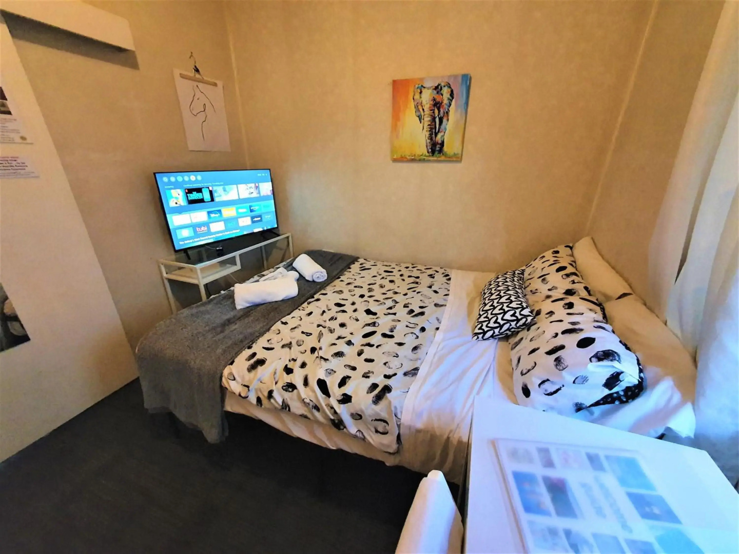 WOODY Pt - AMAZING 1970's SHARE HOUSE BY THE SEA-3 rooms available!