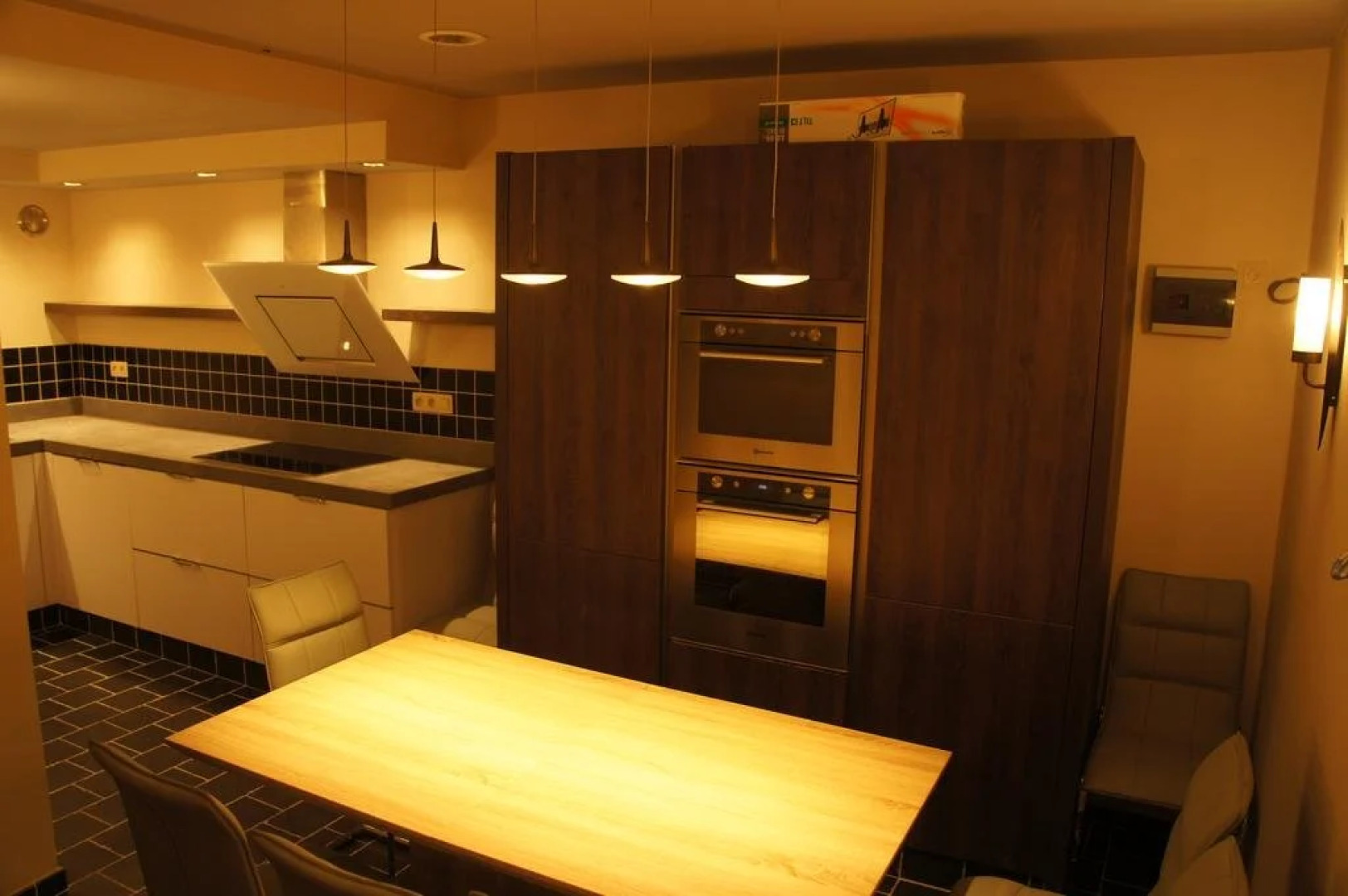 J and R Brussels City Apartment