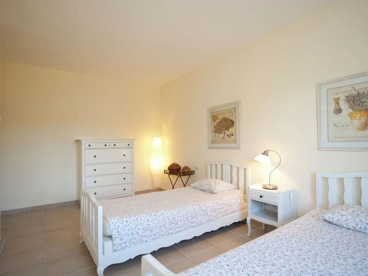 A beautiful new luxury villa close to Uzès.