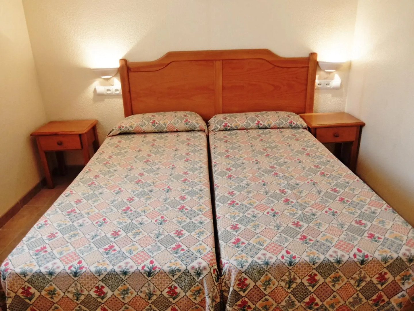 Los Juncos Apartamentos