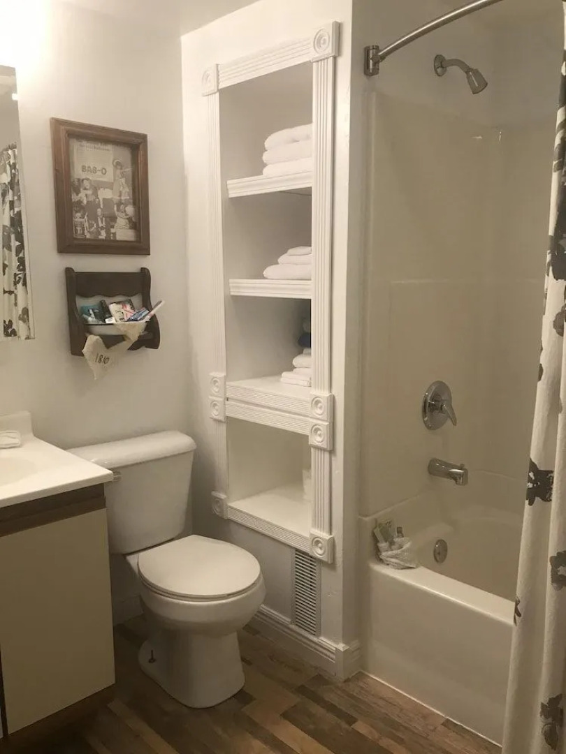 Charming Apartment in the Heart of Oshkosh