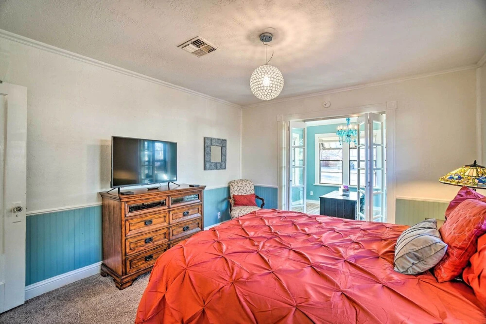 Lawton Home ~ 5 Mi to Fort Sill!