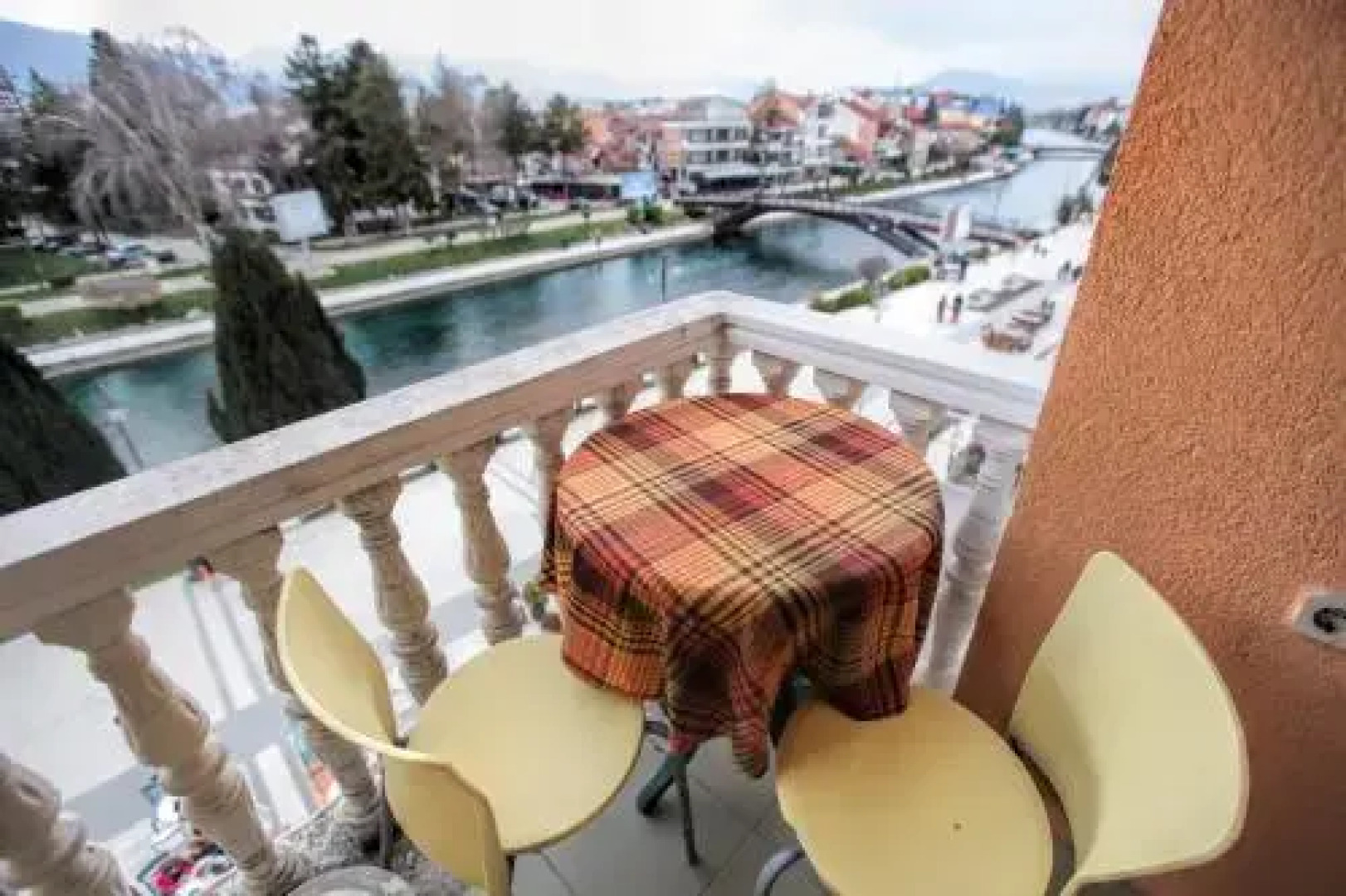 Art Theatre Caffe - River view Hotel