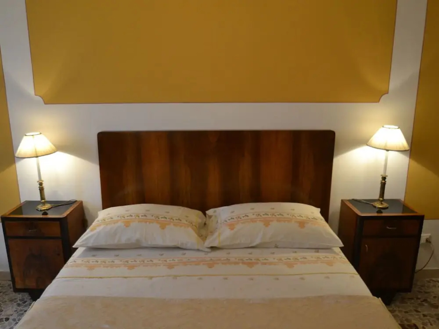 Villa in the Tuscan Hills: Relax in a Magnificent Landscape