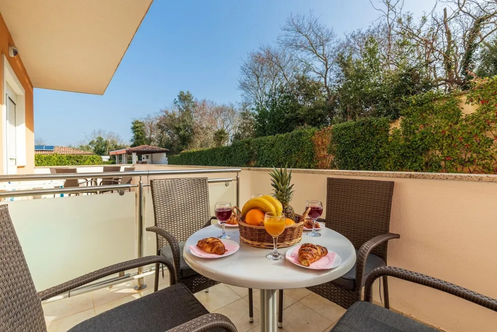 Pool Apartment Suzi 1