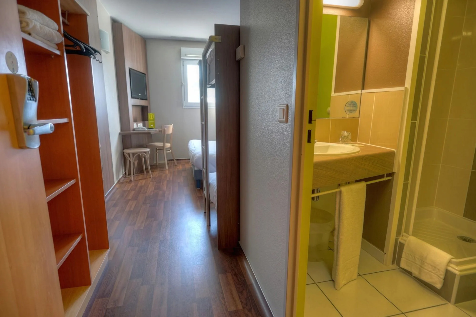 B&B HOTEL Saint-Etienne Monthieu