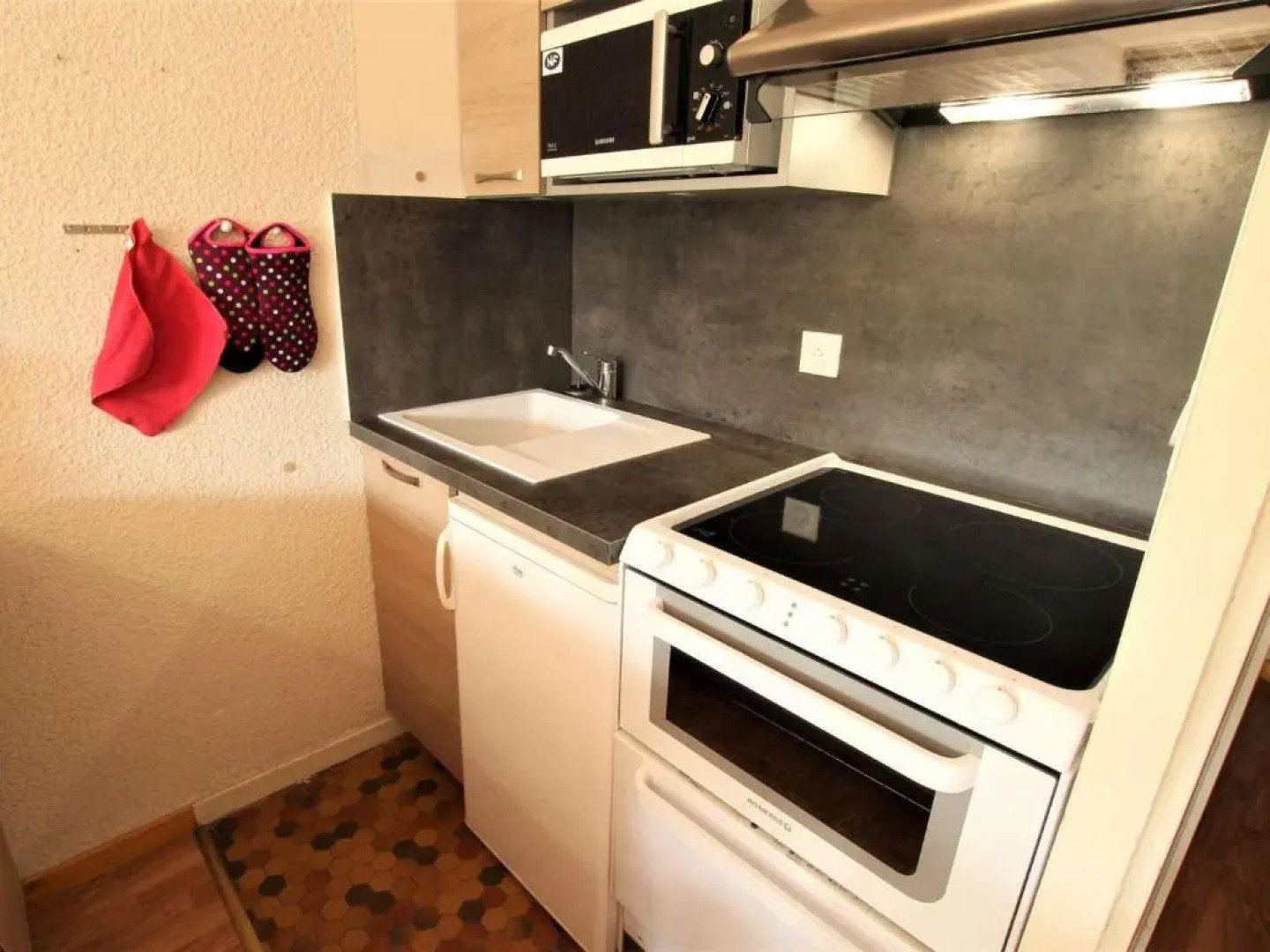 Appartement Serre Chevalier, 1 pièce, 4 personnes - FR-1-330F-106