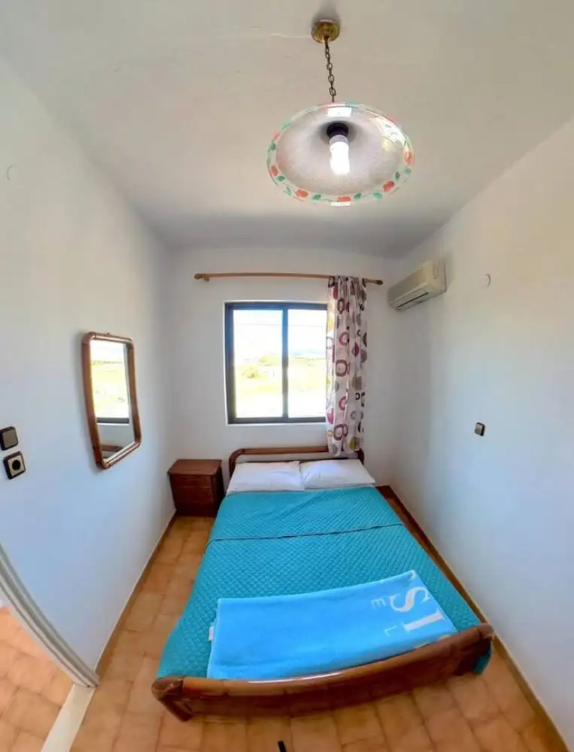 Blue House Beach Apartment - Sleeps 4 & Balcony