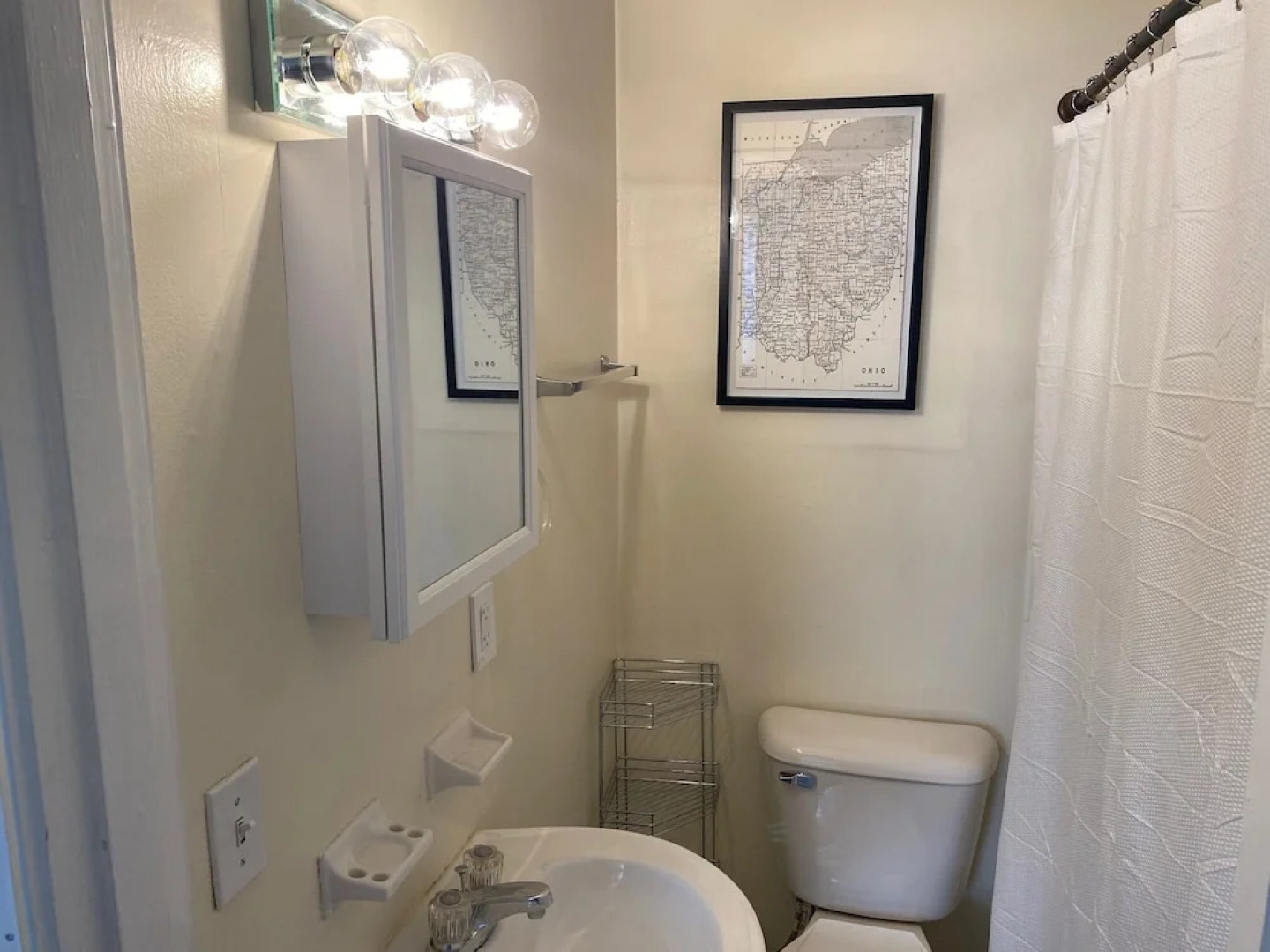 Cozy, Roomy 1 Bedroom Home in Cincinnati