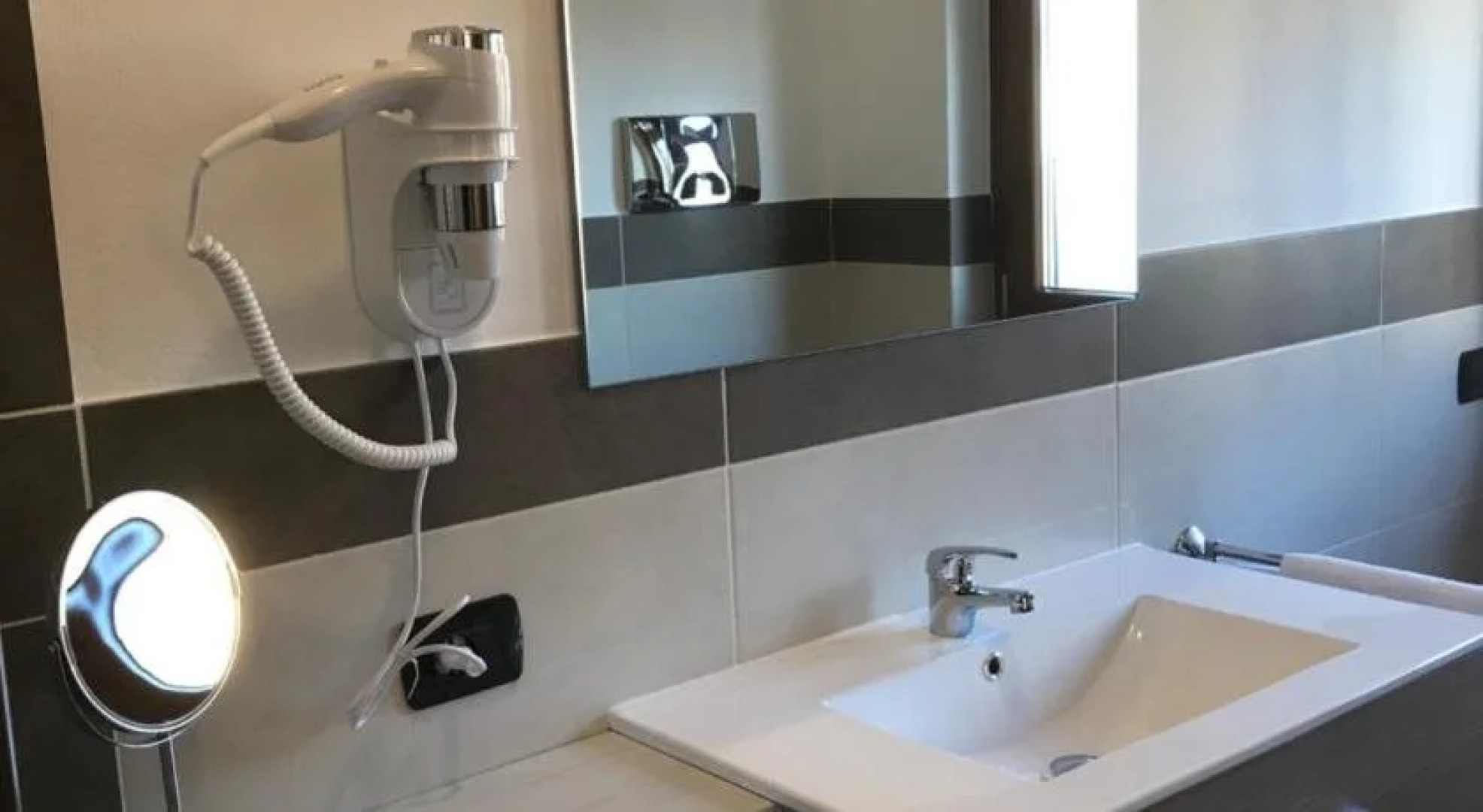 Color House Malpensa B&B