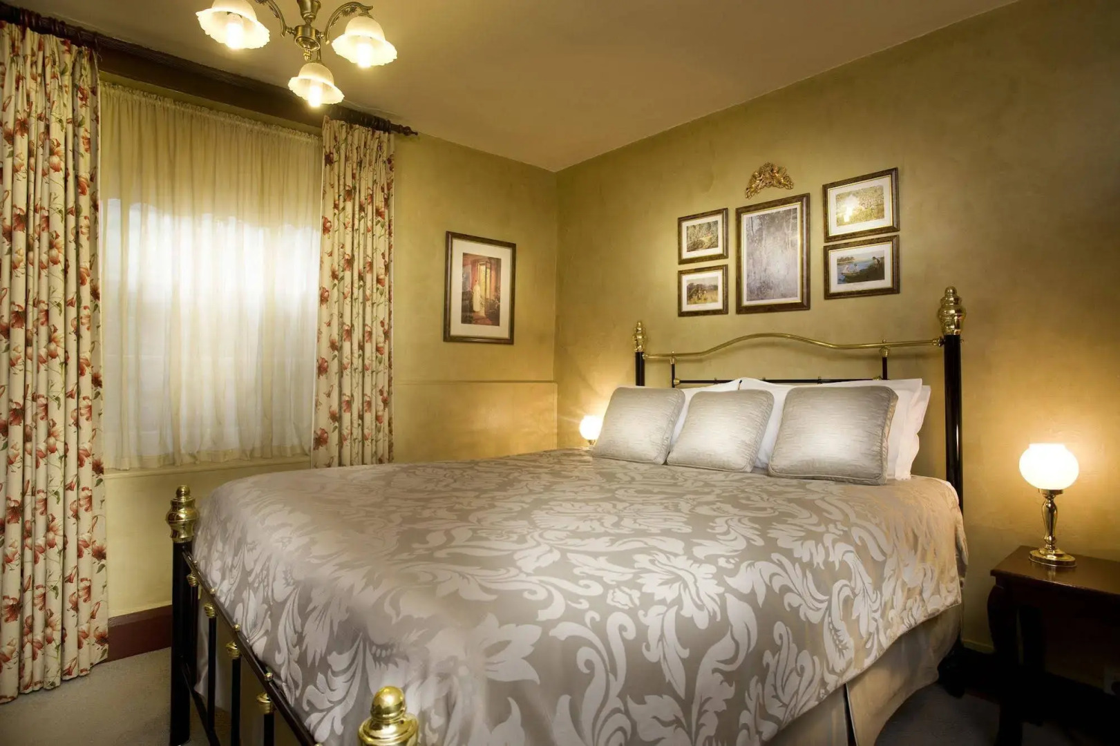 Apartments at York Mansions