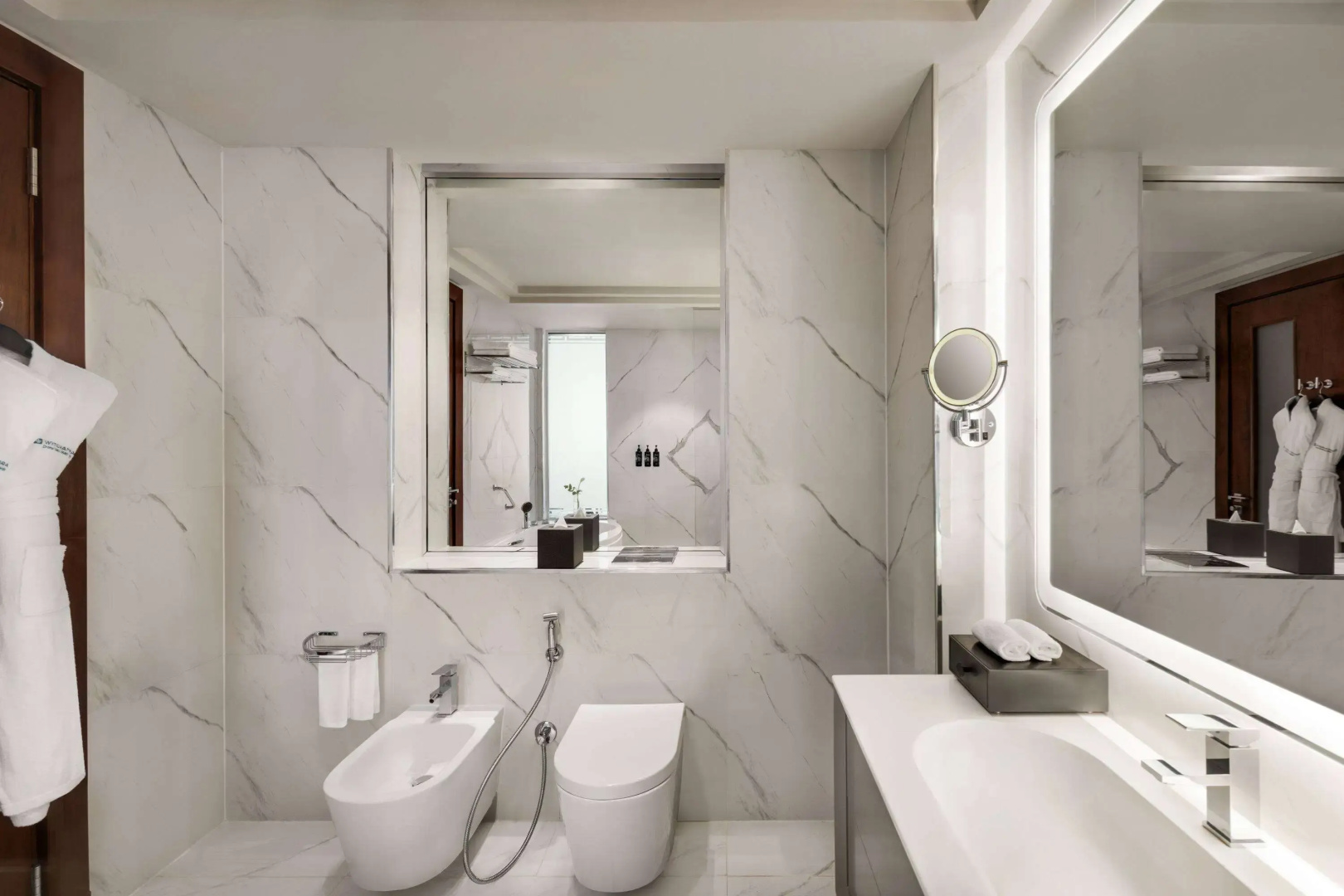 Wyndham Grand Doha West Bay Beach